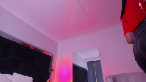 zoevidal_ online show from 01/18/25, 02:44