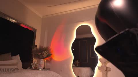Snapshot of zoevidal_ chatting on 10/27/25, 12:53 zoevidal_ online show from 10/27/25, 12:53