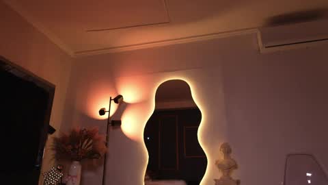 Snapshot of zoevidal_ chatting on 05/02/26, 12:10 zoevidal_ online show from 05/02/26, 12:10