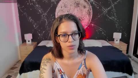 Zoe online show from 09/15/25, 12:27