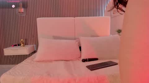  ZOE  online show from 11/22/25, 05:50