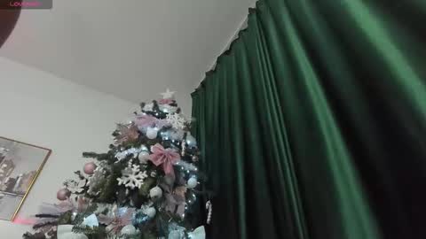 Zoey online show from 12/16/25, 02:33