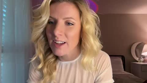 Snapshot of zoeydanner chatting on 12/02/24, 07:16 Zoeydanner online show from 12/02/24, 07:16