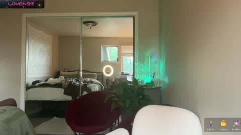 Snapshot of zoeydanner chatting on 01/07/25, 08:52 Zoeydanner online show from 01/07/25, 08:52