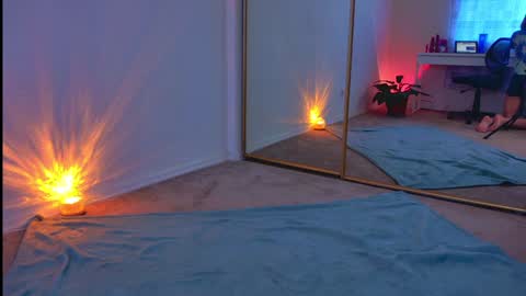 Snapshot of zoeydanner chatting on 01/19/25, 06:00 Zoeydanner online show from 01/19/25, 06:00