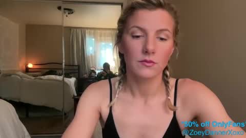 Snapshot of zoeydanner chatting on 02/03/25, 07:21 Zoeydanner online show from 02/03/25, 07:21