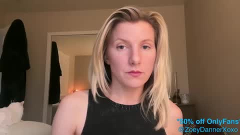 Snapshot of zoeydanner chatting on 02/06/25, 01:16 Zoeydanner online show from 02/06/25, 01:16