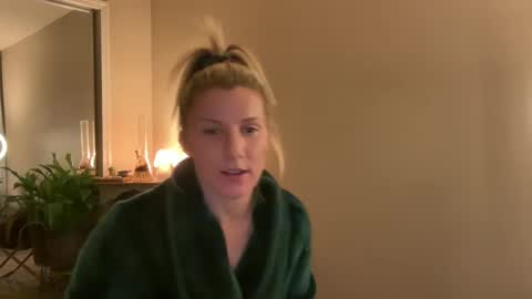 Snapshot of zoeydanner chatting on 02/07/25, 04:37 Zoeydanner online show from 02/07/25, 04:37