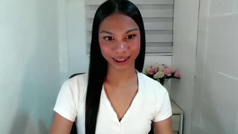 Snapshot of zoeygorgeous19 chatting on 01/27/25, 07:03 zoey online show from 01/27/25, 07:03