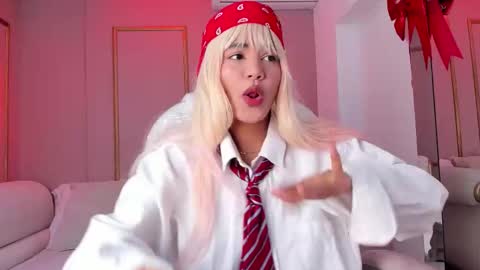 Snapshot of zoeysnow chatting on 12/15/25, 12:09 Z O E online show from 12/15/25, 12:09