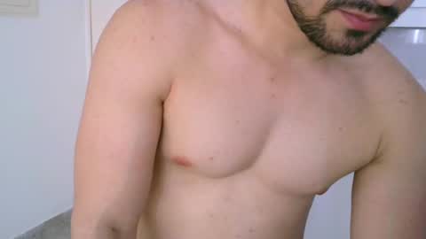 Snapshot of zohan_haidar chatting on 09/23/25, 06:22 ZohanMohamed online show from 09/23/25, 06:22