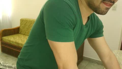 Snapshot of zohan_haidar chatting on 10/18/25, 02:07 ZohanMohamed online show from 10/18/25, 02:07