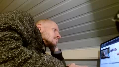 Snapshot of zolexthomas chatting on 12/23/24, 05:22 zolexthomas online show from 12/23/24, 05:22