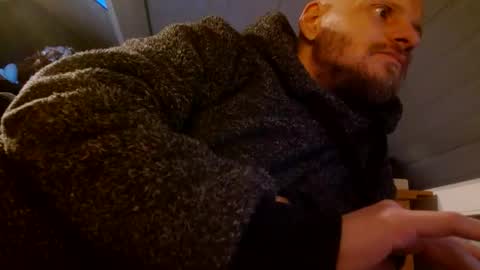 Snapshot of zolexthomas chatting on 01/14/25, 04:08 zolexthomas online show from 01/14/25, 04:08