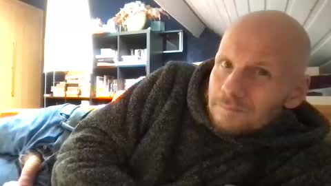 Snapshot of zolexthomas chatting on 10/10/25, 01:32 zolexthomas online show from 10/10/25, 01:32