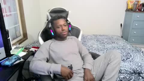 zoneingout online show from 12/26/24, 09:26