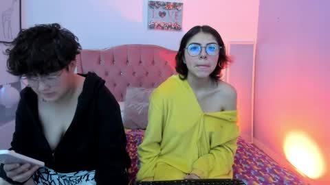Snapshot of zooble_28 chatting on 06/05/26, 12:55 Nick And Mia online show from 06/05/26, 12:55