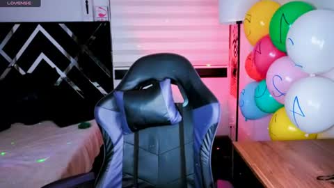 Zoee  online show from 07/29/26, 07:06