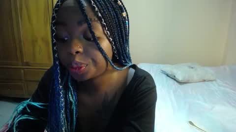 Zooe online show from 02/11/25, 02:35