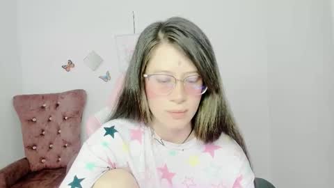 Snapshot of zooeybelair chatting on 11/10/25, 10:47 Alicie online show from 11/10/25, 10:47