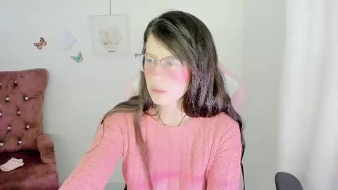 Snapshot of zooeybelair chatting on 11/11/25, 04:40 Alicie online show from 11/11/25, 04:40