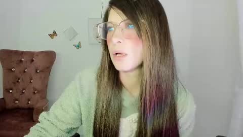 Snapshot of zooeybelair chatting on 12/01/25, 03:44 Alicie online show from 12/01/25, 03:44