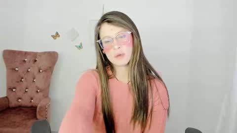 Snapshot of zooeybelair chatting on 12/03/25, 04:09 Alicie online show from 12/03/25, 04:09