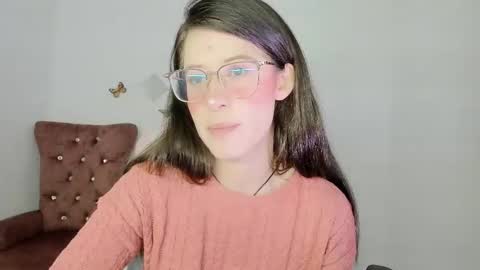 Snapshot of zooeybelair chatting on 12/16/25, 05:56 Alicie online show from 12/16/25, 05:56