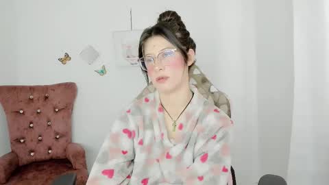 Snapshot of zooeybelair chatting on 01/10/26, 06:31 Alicie online show from 01/10/26, 06:31
