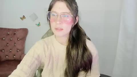 Snapshot of zooeybelair chatting on 01/15/26, 04:28 Alicie online show from 01/15/26, 04:28