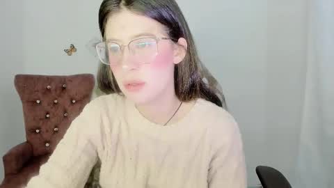 Snapshot of zooeybelair chatting on 01/19/26, 05:22 Alicie online show from 01/19/26, 05:22