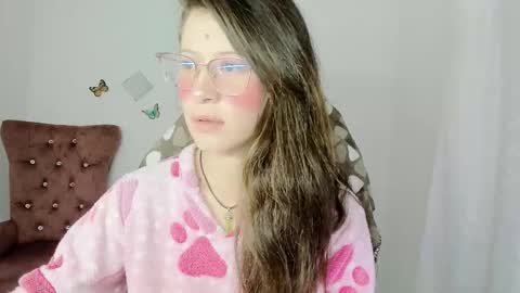 Snapshot of zooeybelair chatting on 02/02/26, 11:42 Alicie online show from 02/02/26, 11:42