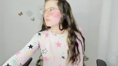 Snapshot of zooeybelair chatting on 02/14/26, 04:42 Alicie online show from 02/14/26, 04:42