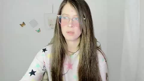 Snapshot of zooeybelair chatting on 02/16/26, 01:29 Alicie online show from 02/16/26, 01:29