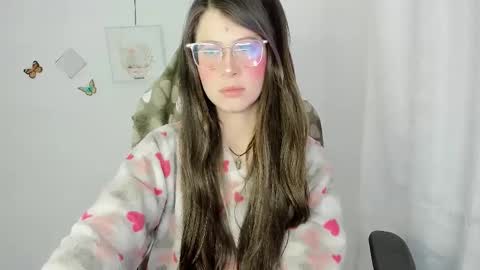 Snapshot of zooeybelair chatting on 02/17/26, 09:06 Alicie online show from 02/17/26, 09:06