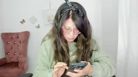 Snapshot of zooeybelair chatting on 02/26/26, 03:22 Alicie online show from 02/26/26, 03:22