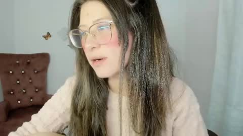 Snapshot of zooeybelair chatting on 03/22/26, 05:11 Alicie online show from 03/22/26, 05:11