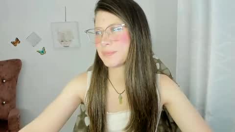 Snapshot of zooeybelair chatting on 04/13/26, 05:24 Alicie online show from 04/13/26, 05:24