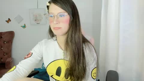 Snapshot of zooeybelair chatting on 04/20/26, 02:31 Alicie online show from 04/20/26, 02:31