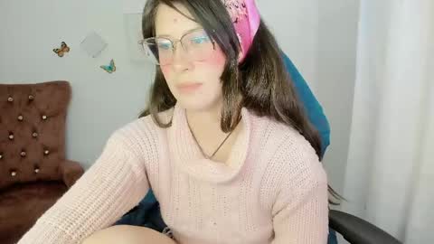 Snapshot of zooeybelair chatting on 04/28/26, 04:23 Alicie online show from 04/28/26, 04:23