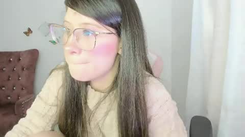 Snapshot of zooeybelair chatting on 06/01/26, 04:09 Alicie online show from 06/01/26, 04:09