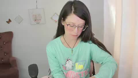 Alicie online show from 06/17/26, 02:51