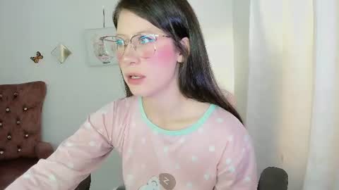 Alicie online show from 06/24/26, 12:04