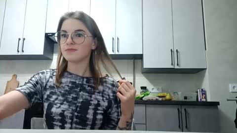 zoriana20 online show from 10/18/25, 07:47