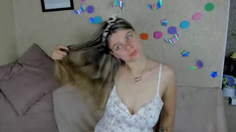 Snapshot of zorianaa_ chatting on 07/05/26, 09:00 Zoriana online show from 07/05/26, 09:00