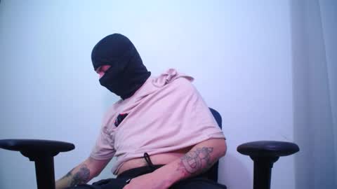 zoro_roronoa96 online show from 10/17/25, 02:48