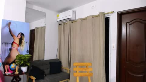 Snapshot of zou_quira chatting on 02/13/26, 01:56 zou_quira online show from 02/13/26, 01:56