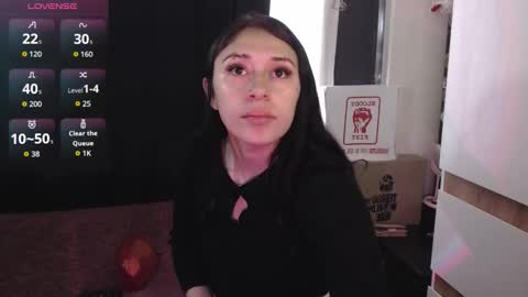 Snapshot of zowi_hottiee chatting on 12/17/25, 12:55 cintya kors online show from 12/17/25, 12:55