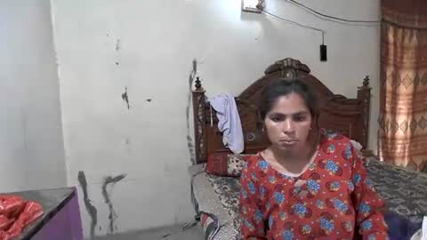 zoyakhan803 online show from 05/14/26, 07:37
