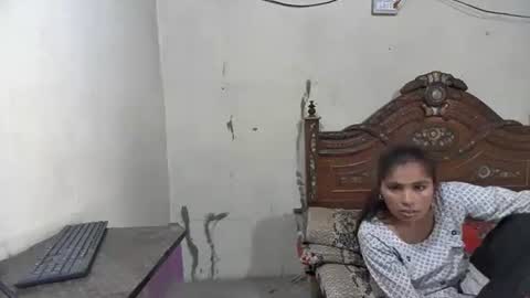 zoyakhan803 online show from 05/18/26, 04:51